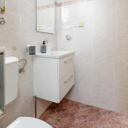 Apartments Villa Bernarda Šilo Esterno foto