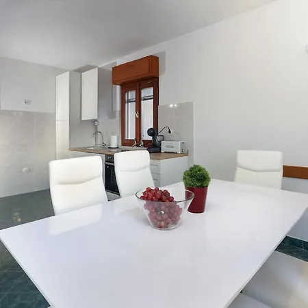 Apartments Villa Bernarda Šilo Esterno foto